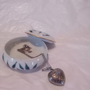 Royal limoges ceramic trinket box